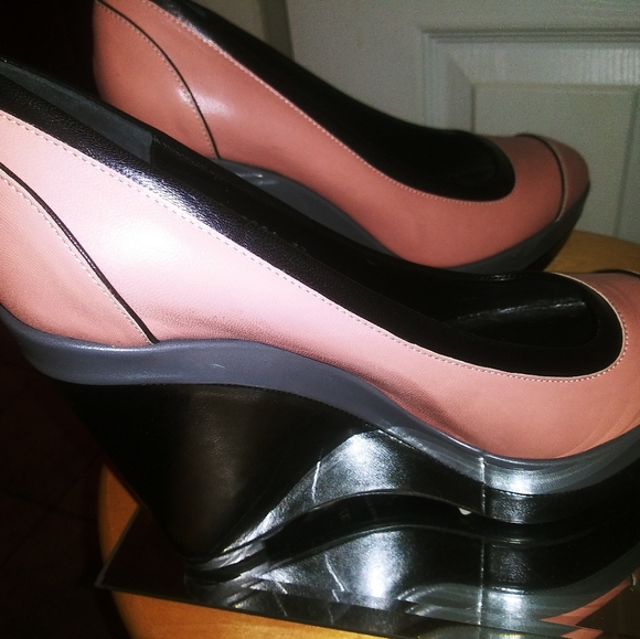 Escada sz7 wedge platform pumps never worn - Picture 9 of 10